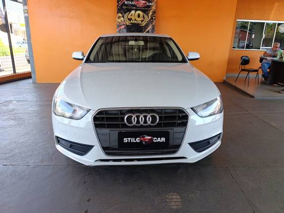 AUDI A4 2.0 TFSI AMBIENTE 183CV GASOLINA 4P MULTITRONIC AUDI A4 2.0 TFSI AMBIENTE 183CV GASOLINA 4P MULTITRONIC